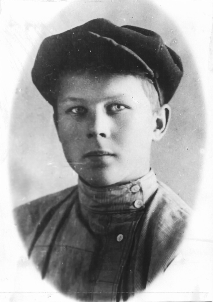 А. Твардовский, апрель 1927 г.