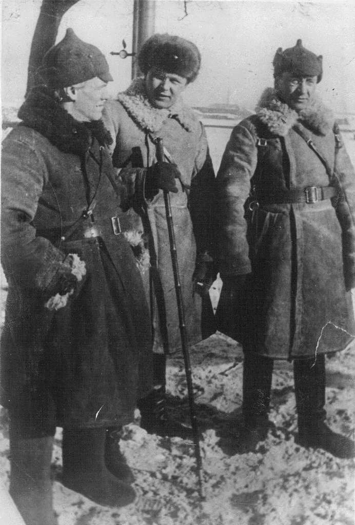 Н. Тихонов, А. Твардовский, С. Вашенцев. 1940 г.