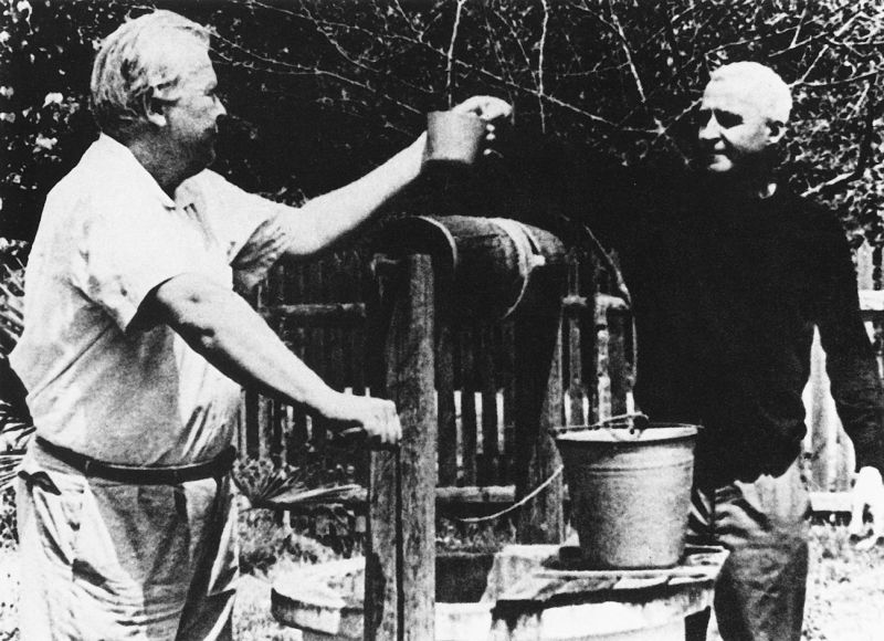 А. Твардовский и Константин Симонов. Красная Пахра, 1968 г.
